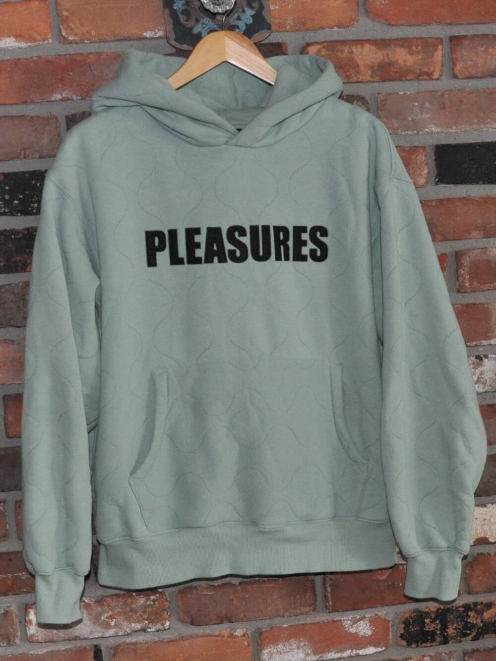 Pleasures Wave Quilted Hoodie Sweatshirt RN#152876 Streetwear Matcha Green M